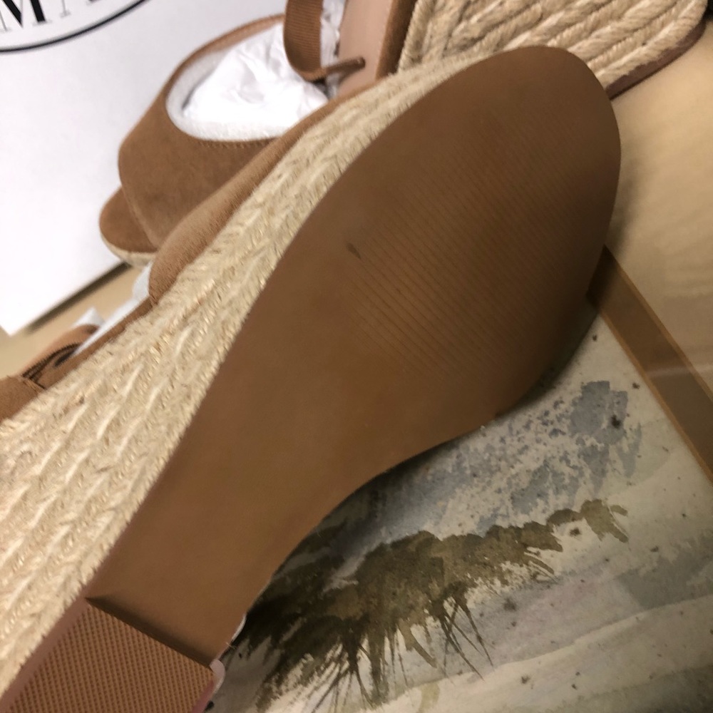 NWT 🏷 Wedges - Picture 4 of 5